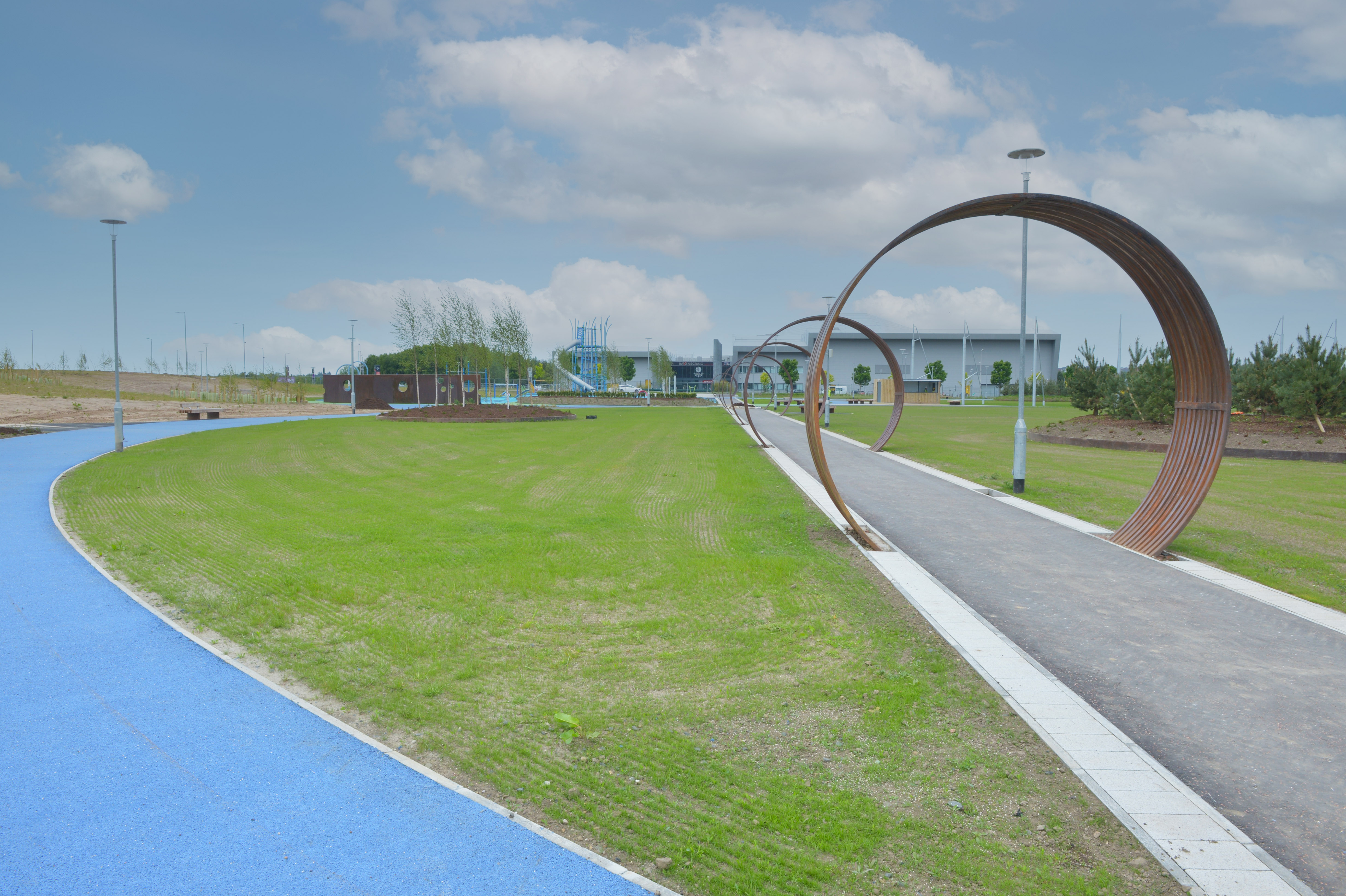 Central path on line of former strip mill