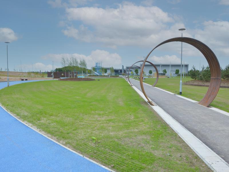 Central path on line of former strip mill