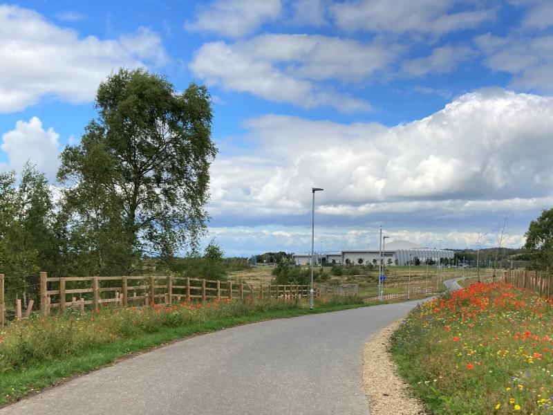 Photo of cycle/footpath looking north towards 'The Craig' public park and Ravenscraig Regional Sports Centre