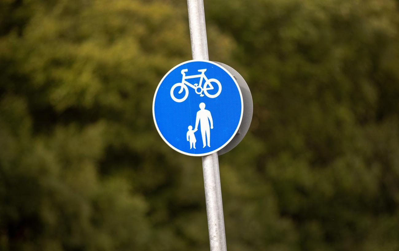Active travel path sign