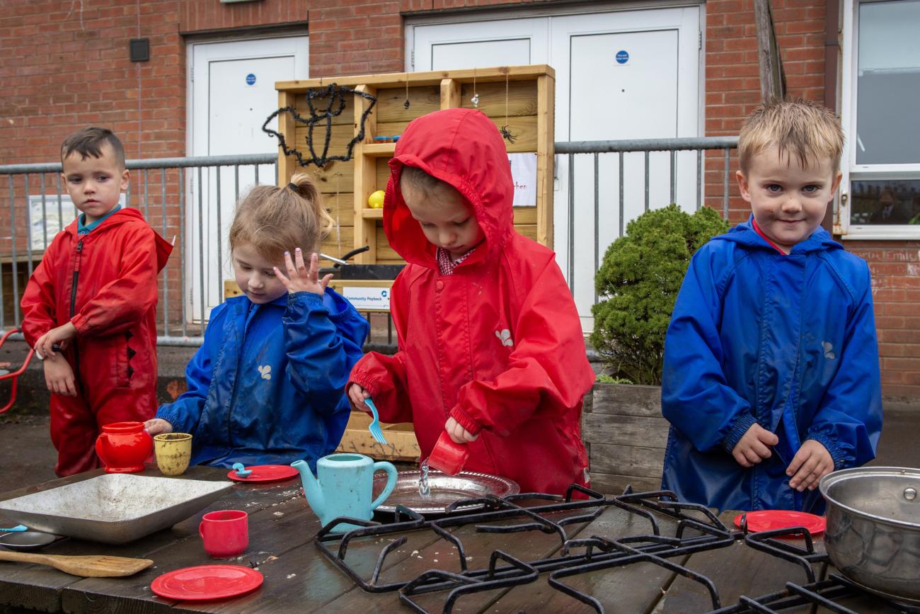 Messy play at Shawhead family centre