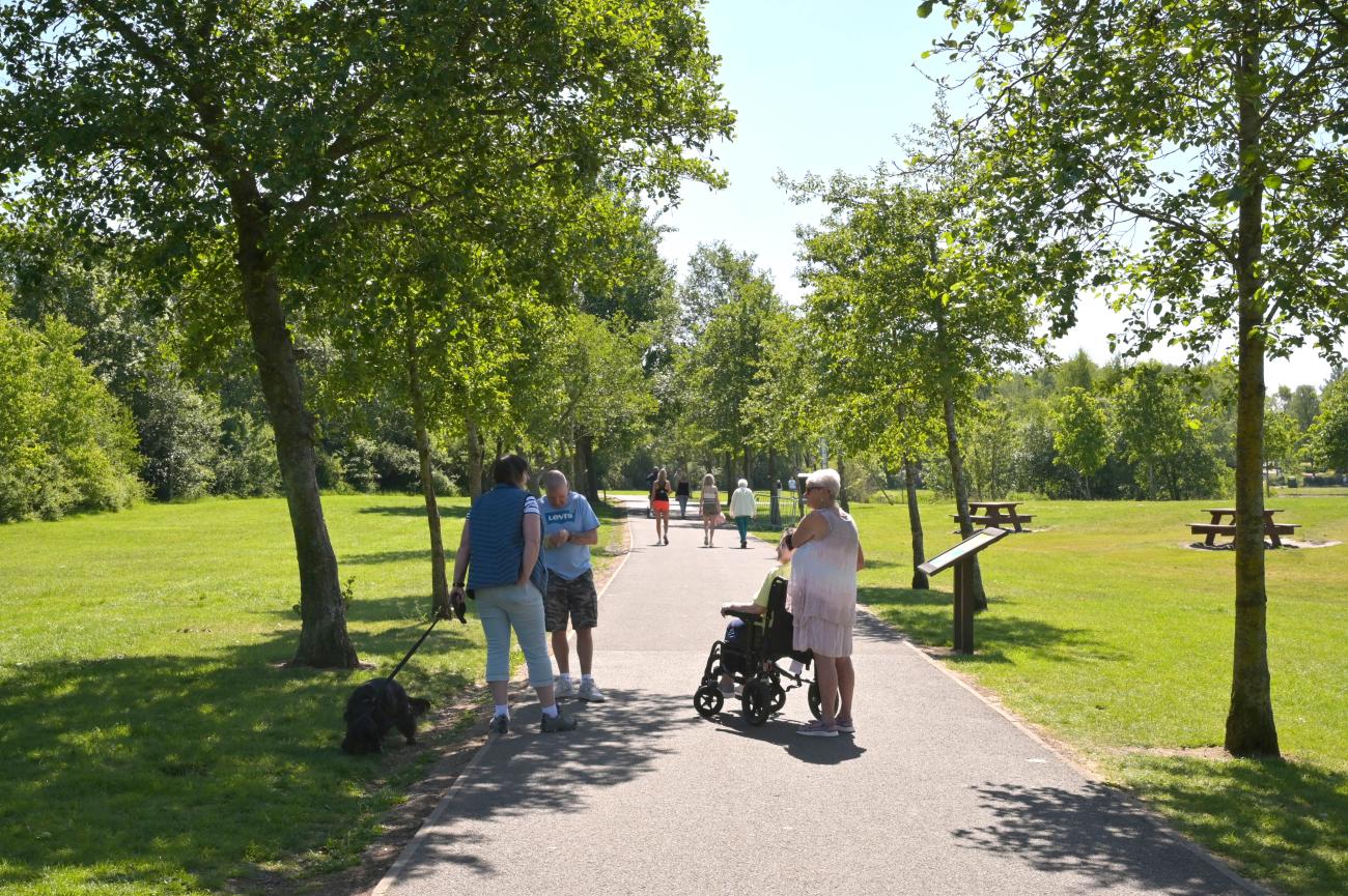 Drumpellier view group of people